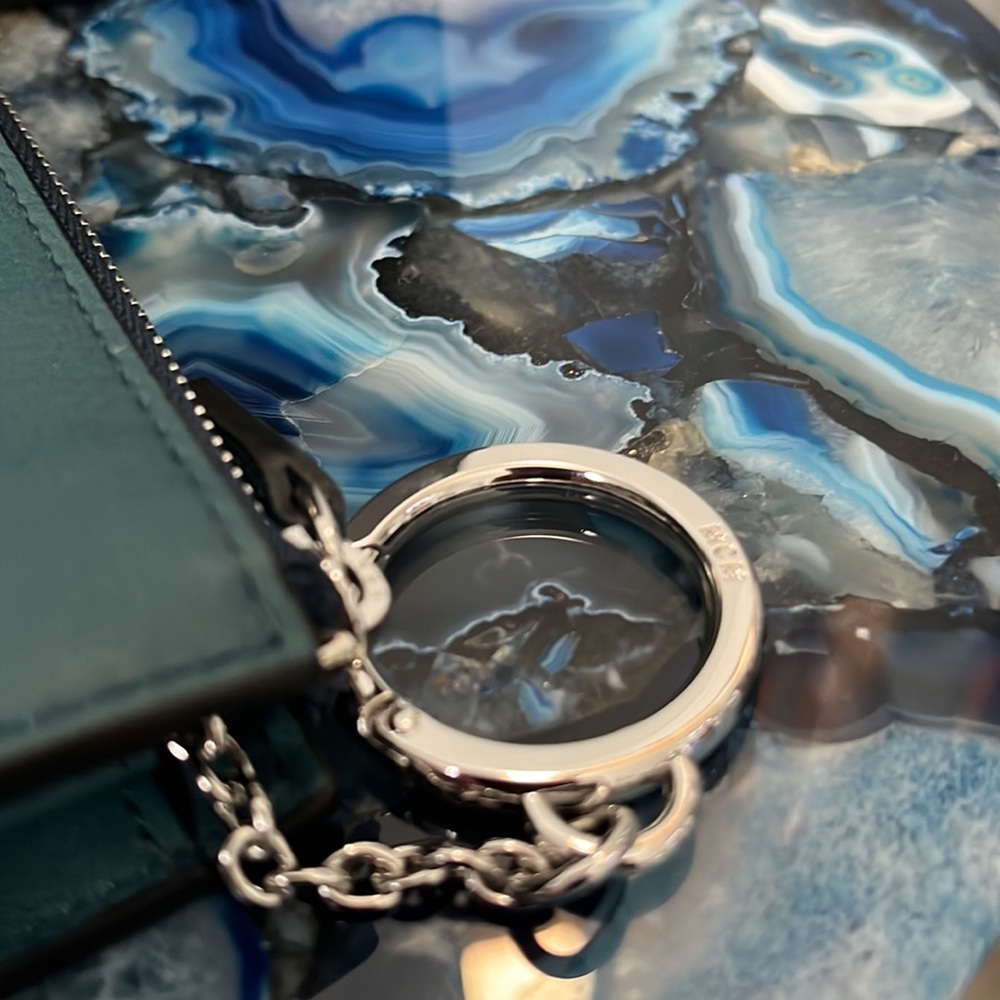 ✨SOLD✨MCM Card Case - Picture 3 of 10